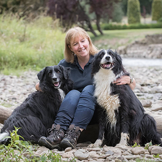 Pascaline Sion et deux de ses chiens